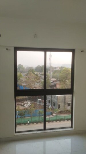 Room in 1 BHK Apartment at Runwal Gardens, Dombivli East – for Rent