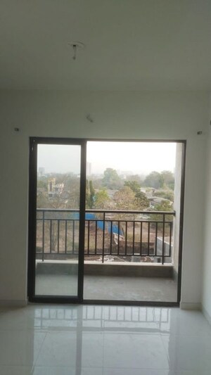 Room in 1 BHK Apartment at Runwal Gardens, Dombivli East – for Rent