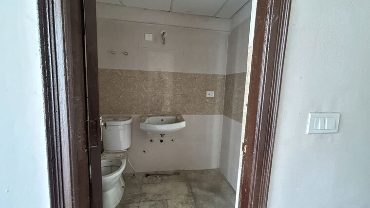 Bathroom, amrapali-kingswood 3 Bedroom 1115 Sq.Ft. Apartment In Sector 4 Greater Noida Greater Noida 10398889