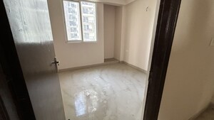 Room in 3 BHK Apartment at Amrapali Kingswood, Sector 4 Greater Noida – for Sale