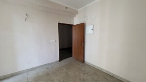 Room in 3 BHK Apartment at Amrapali Kingswood, Sector 4 Greater Noida – for Sale