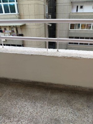 Balcony in 2.5 BHK Apartment at Ram Vihar, Sector 30 – for Rent