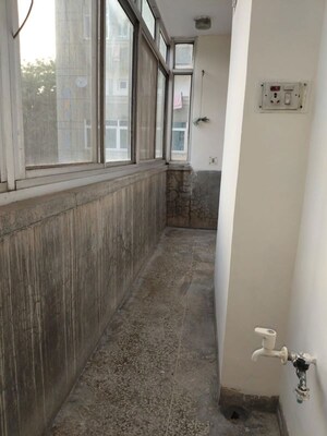 Balcony in 2.5 BHK Apartment at Ram Vihar, Sector 30 – for Rent