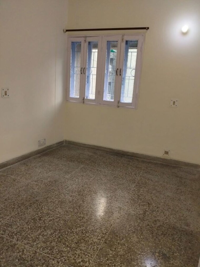 Room, ram-vihar 2.5 Bedroom 1200 Sq.Ft. Apartment In Sector 30 Noida 10398832