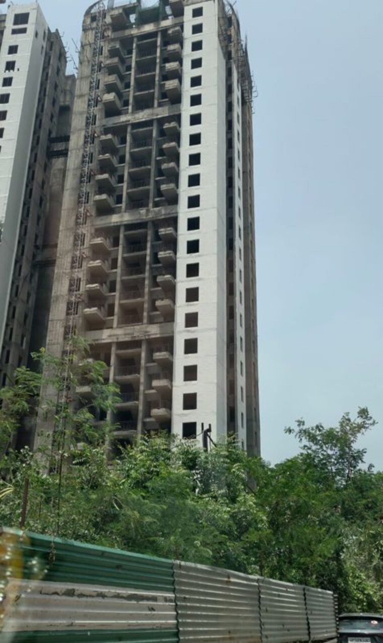Exterior View, jaypee-krescent-homes-phase-ii 2.5 Bedroom 1230 Sq.Ft. Apartment In Sector 129 Noida 10398878