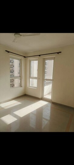 3 BHK Apartment For Rent in Orchid Petals