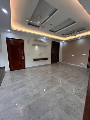 Room in 2 BHK Apartment at Mahindra Aura, Sector 110a – for Rent