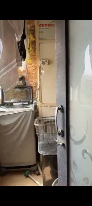 Staircase in 3 BHK Apartment at Hiranandani Meadows, Manpada – for Rent