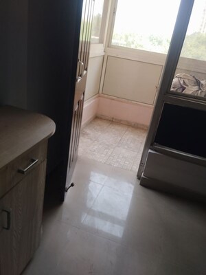Furnished Amenities in 3 BHK Apartment at Supertech Cape Town, Sector 74 – for Rent