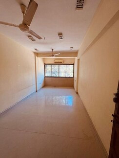 2 BHK + Pooja Room Apartment For Rent in Bandra West