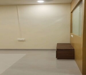 Room in 3 BHK Apartment at Dadar East – for Rent