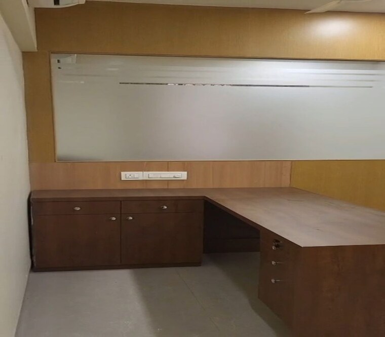 undefined, dadar east 3 Bedroom 1400 Sq.Ft. Apartment In Dadar East Mumbai 10398977