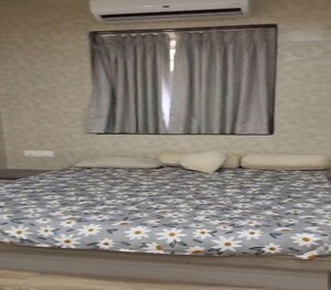 Bedroom in 3 BHK Apartment at Dadar East – for Rent