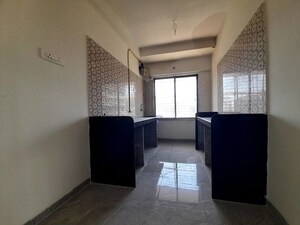Room in 2 BHK Apartment at Samata CHS Goregaon West, Goregaon West – for Rent