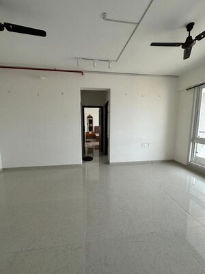 Room in 2 BHK Apartment at Rosa Manhattan, Ghodbunder Road – for Rent