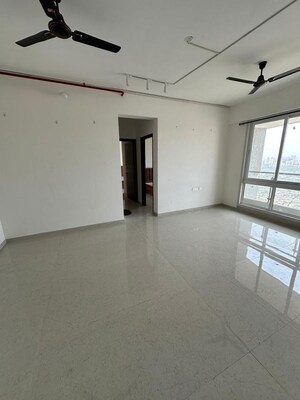 Room in 2 BHK Apartment at Rosa Manhattan, Ghodbunder Road – for Rent