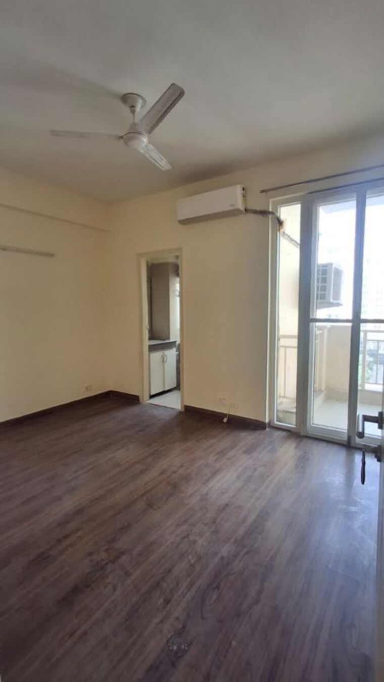 Room, emaar-palm-hills 3.5 Bedroom 1450 Sq.Ft. Apartment In Sector 77 Gurgaon 10398978