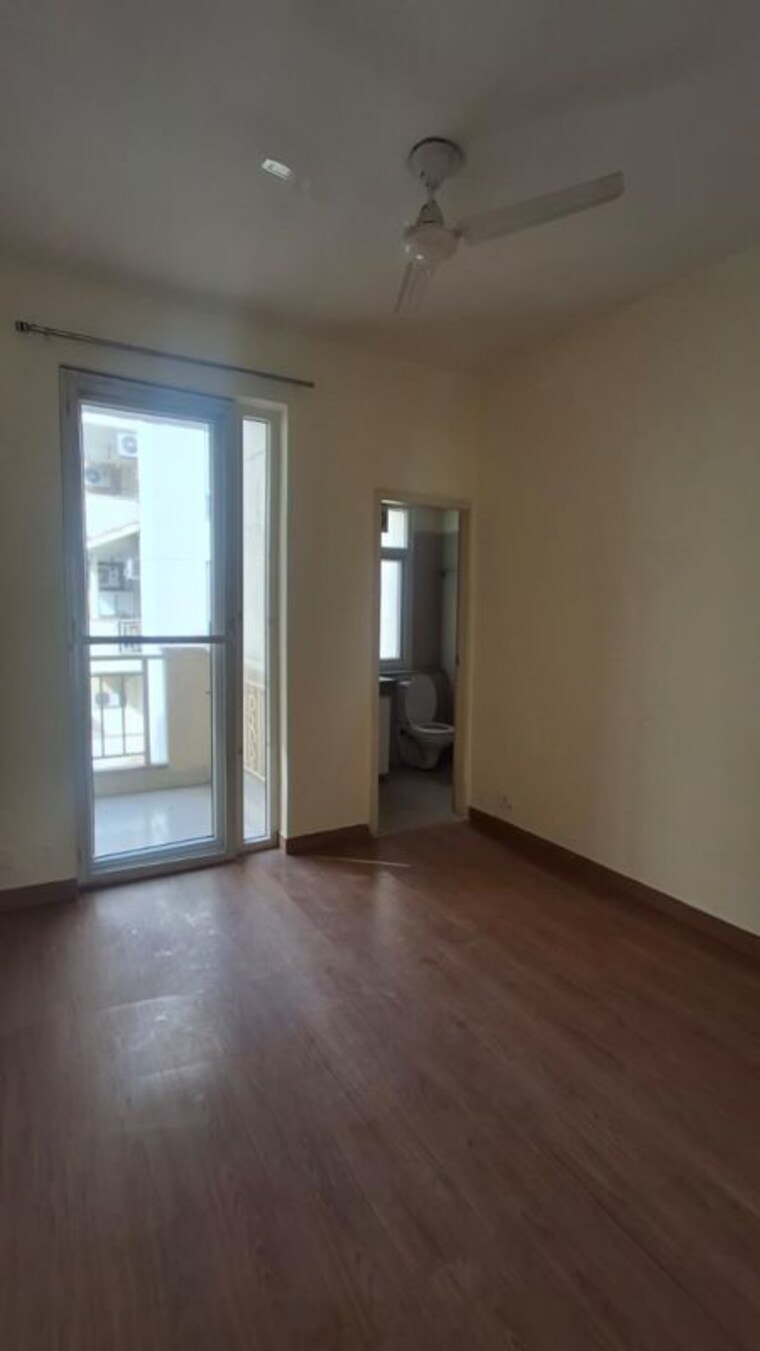 Room, emaar-palm-hills 3.5 Bedroom 1450 Sq.Ft. Apartment In Sector 77 Gurgaon 10398978