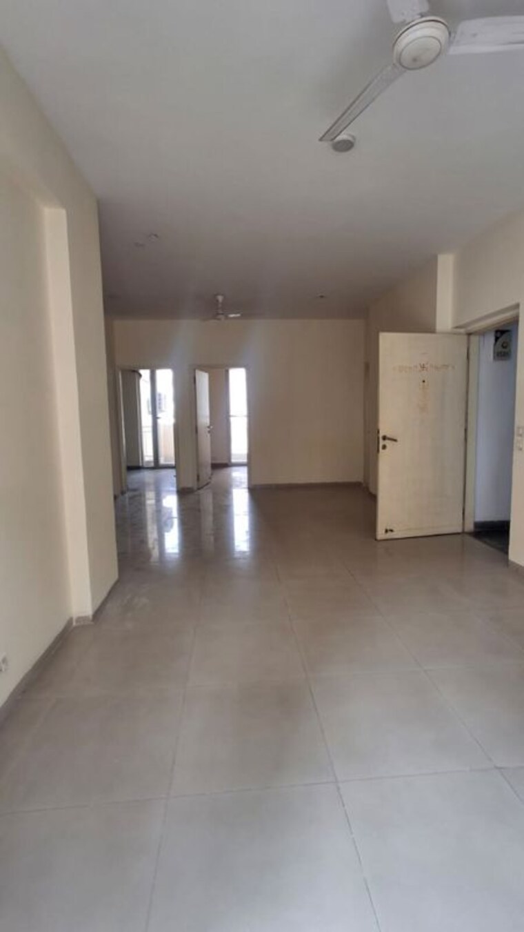 Room, emaar-palm-hills 3.5 Bedroom 1450 Sq.Ft. Apartment In Sector 77 Gurgaon 10398978