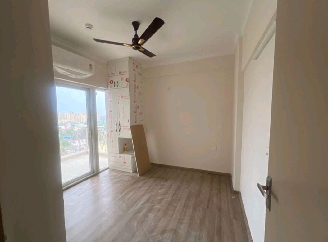 2 BHK + Store Room Apartment For Rent in Pareena Micasa