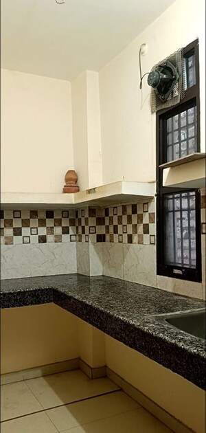 Kitchen in 2.5 BHK Independent House at Birla Colony – for Rent