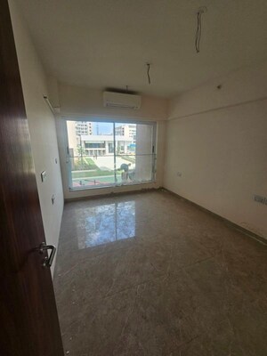 Room in 4 BHK Apartment at LnT Elixir Reserve, Powai – for Rent