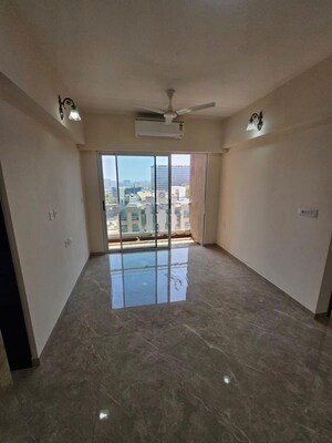 Room in 2 BHK Apartment at Runwal Bliss, Kanjurmarg East – for Rent