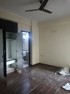 Room in 2.5 BHK Apartment at Aims Golf Avenue I, Sector 75 – for Rent