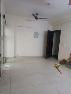 2.5 BHK + Pooja Room,Study Room,Basement Apartment For Rent in Aims Golf Avenue I