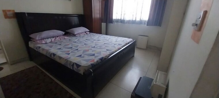 Bedroom, dlf-the-carlton-estate  1411 Sq.Ft. Apartment In Dlf Phase V Gurgaon 10398995