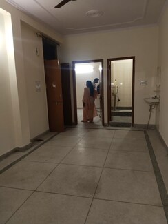 4 BHK + Pooja Room,Servant Room Builder Floor For Sale in Jasola