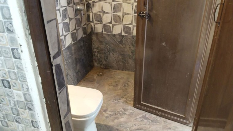 Bathroom, sector 6 dwarka 3 Bedroom 2000 Sq.Ft. Apartment In Sector 6 Dwarka Delhi 10399113