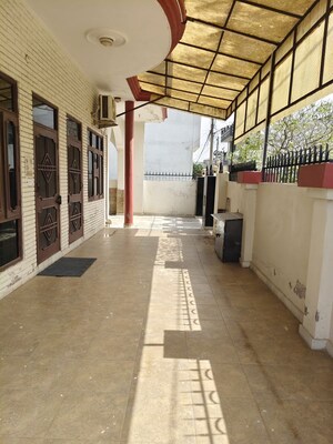 4 BHK Independent House – Entrance View at Defence Colony - for Rent