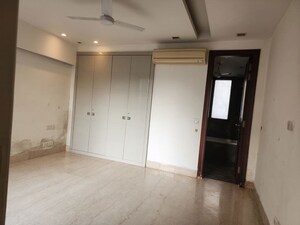 Room in 3 BHK Builder Floor at Saket – for Rent