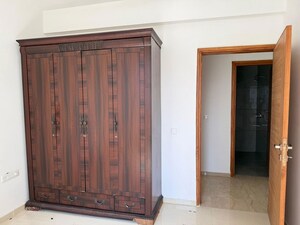 Room in 3 BHK Apartment at Omaxe Lake, North Mullanpur – for Rent