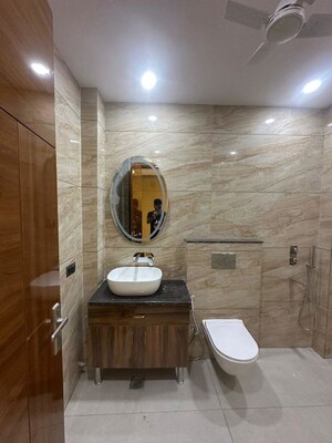Bathroom in 3.5 BHK Builder Floor at Sector 8 Dwarka – for Rent