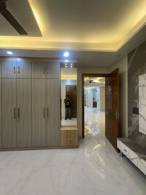 Room in 3.5 BHK Builder Floor at Sector 8 Dwarka – for Rent