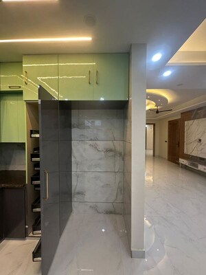 Furnished Amenities in 3.5 BHK Builder Floor at Sector 8 Dwarka – for Rent