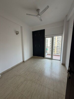 Room in 3 BHK Apartment at Panchsheel Pratistha, Sector 75 – for Rent