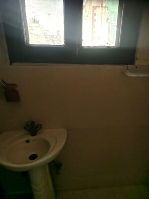 Bathroom in 3 BHK Builder Floor at Kay Cee Pavilion, Sector 10 Dwarka – for Rent
