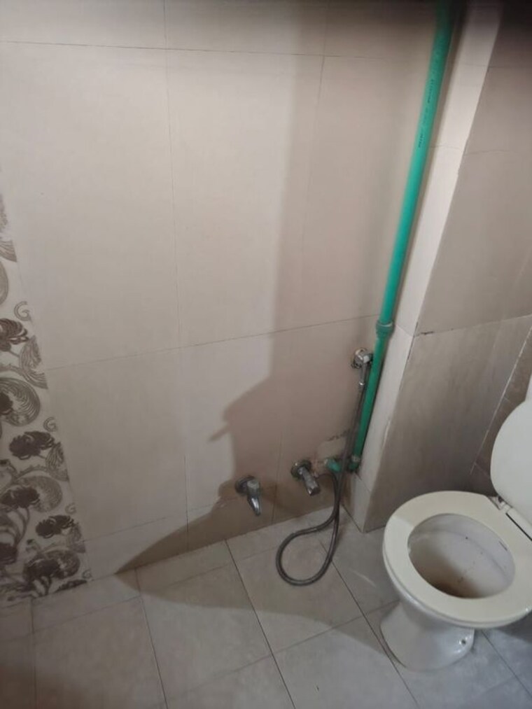 Bathroom, kay-cee-pavilion 3 Bedroom 2000 Sq.Ft. Builder Floor In Sector 10 Dwarka Delhi 10399211