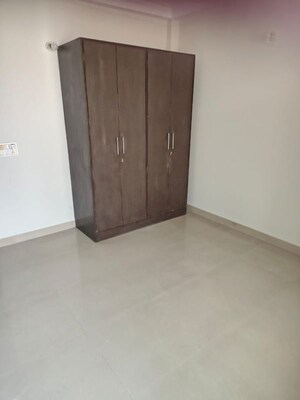 Room in 3 BHK Builder Floor at Kay Cee Pavilion, Sector 10 Dwarka – for Rent