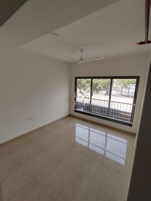 Room in 3 BHK Apartment at Mahindra Alcove, Chandivali – for Rent