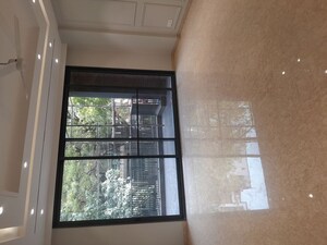 Room in 6+ BHK Independent House at Vasant Vihar – for Rent