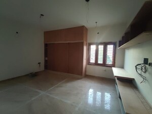Room in 4 BHK Villa at Jp Nagar Phase 8 – for Sale
