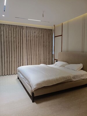 Bedroom in 2 BHK Apartment at Oberoi Maxima, Andheri East – for Rent