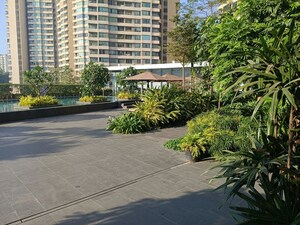 2 BHK Apartment – Garden View at Oberoi Maxima, Andheri East - for Rent