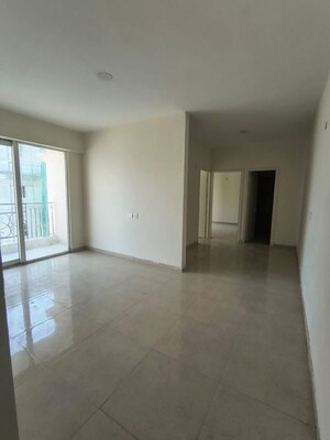 Room in 2 BHK Apartment at Signature The Millennia 2, Sector 37d – for Rent