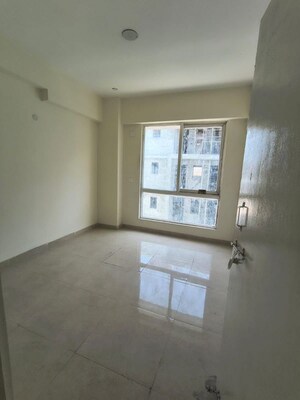 Room in 2 BHK Apartment at Signature The Millennia 2, Sector 37d – for Rent