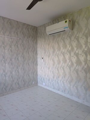 Bathroom in 1 BHK Apartment at Ansal Sushant Estate, Sector 52 – for Rent